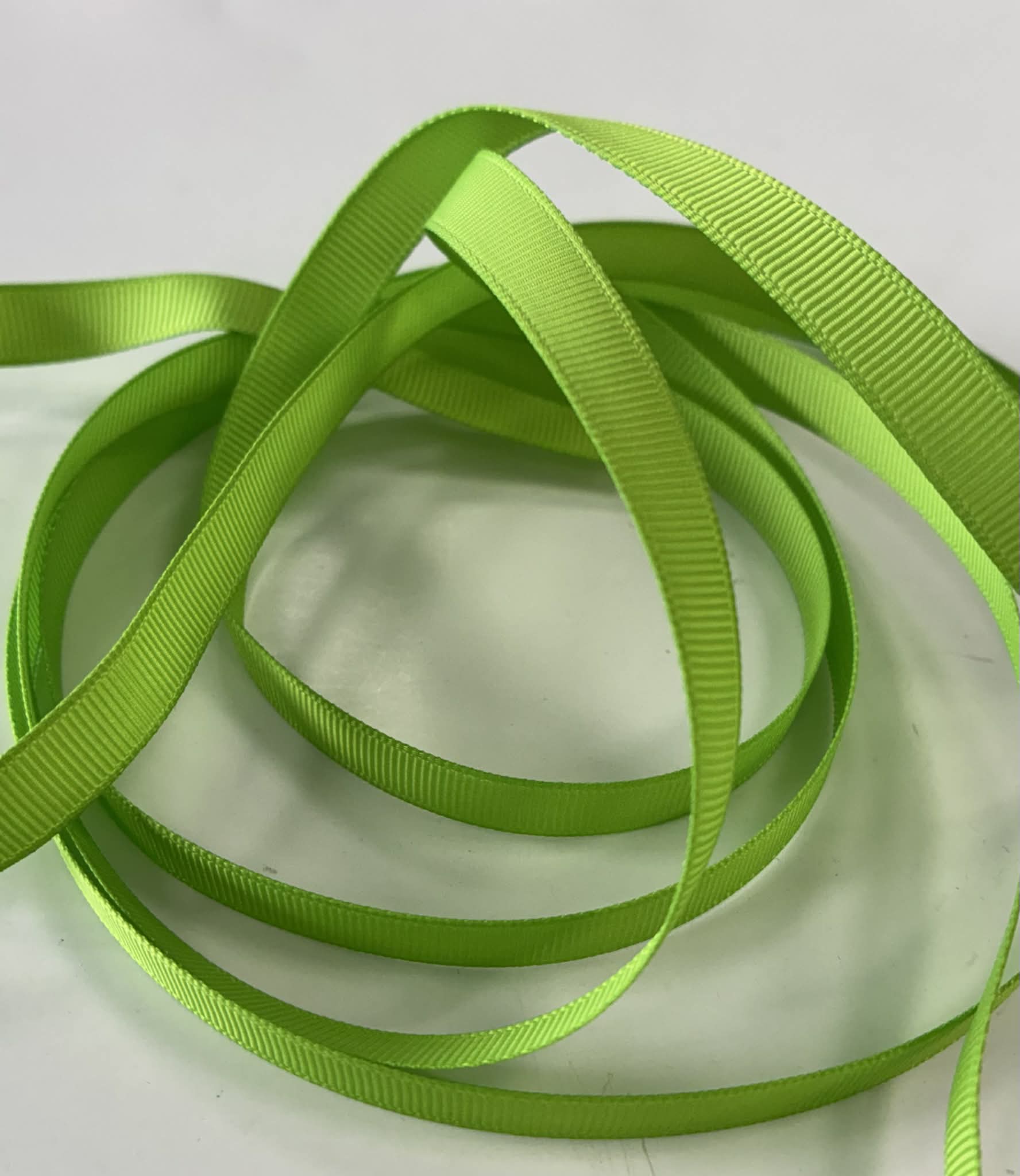 Grosgrain juostelė, 9 mm Šviesi salotinė 13 Grosgrain juostelė, 9 mm Šviesi salotinė 13