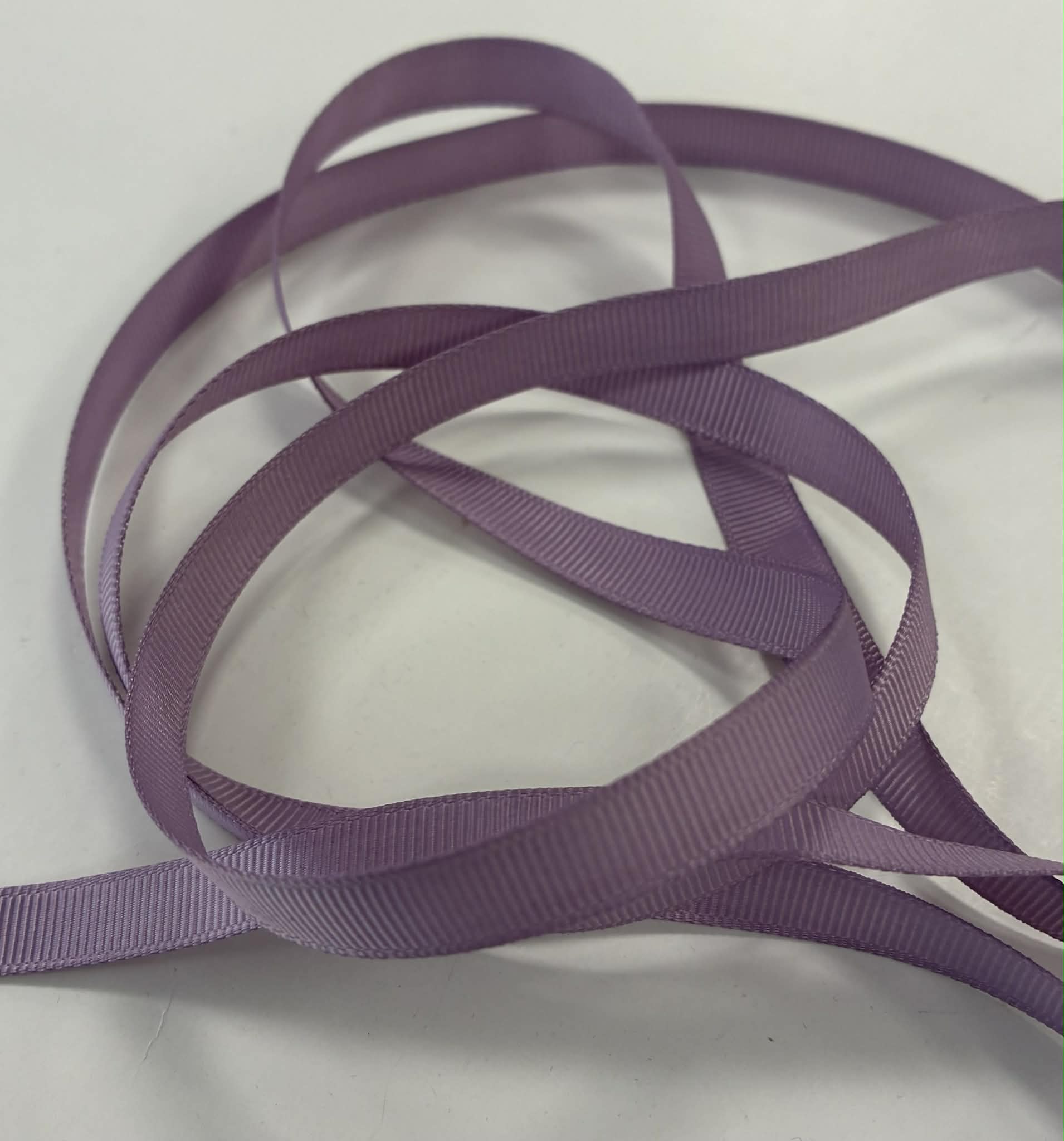 Grosgrain juostelė, 9 mm Alyvinė 18 Grosgrain juostelė, 9 mm Alyvinė 18