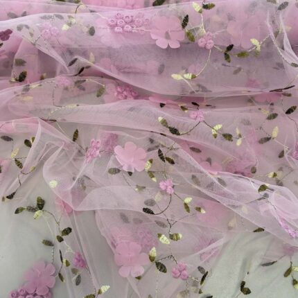 Siuvinėtas tiulis su gėlytėmis, rožinis